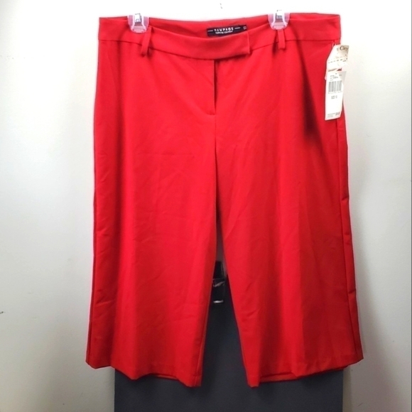 Rampage Red Capris Cropped Pants - Picture 2 of 5